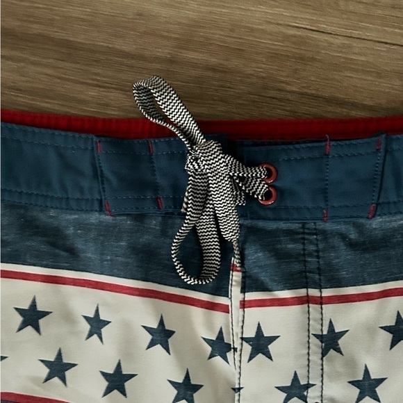 Mossimo Supply Co. Red White Blue American Flag Swim Trunks Men Size 34 - Picture 2 of 5